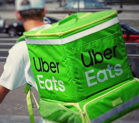 Wie Uber Eats Daten von über 50 Social-Media- und Marketing-Konten vereint